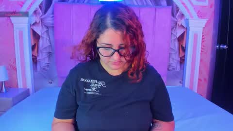 Snapshot of mishell_lovely chatting on February 3, 2026, 12:54 pm Mishell online show from February 3, 2026, 12:54 pm