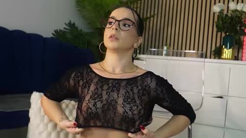 Denise online show from November 18, 2025, 8:46 pm