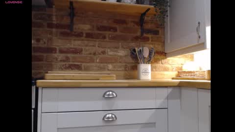 Anna online show from February 7, 2026, 9:02 am