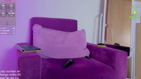 Snapshot of miss_vero chatting on March 3, 2025, 11:14 pm Just Vero online show from March 3, 2025, 11:14 pm