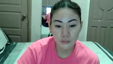 HOT MOMMY ZEPHYR online show from February 15, 2026, 3:36 am