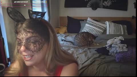 Snapshot of missemmbeex chatting on February 23, 2026, 9:34 pm missemmbeex online show from February 23, 2026, 9:34 pm