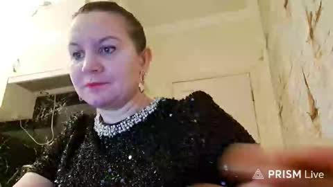 Snapshot of missis_laura chatting on February 18, 2026, 10:17 pm missis_laura online show from February 18, 2026, 10:17 pm