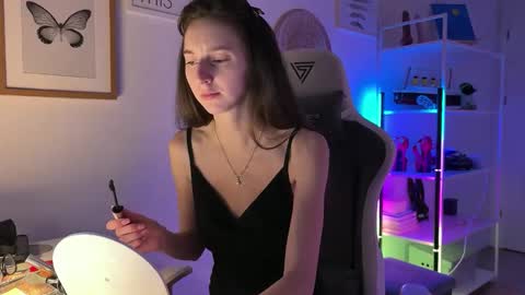 Snapshot of misslalii chatting on March 1, 2026, 4:42 pm misslalii online show from March 1, 2026, 4:42 pm