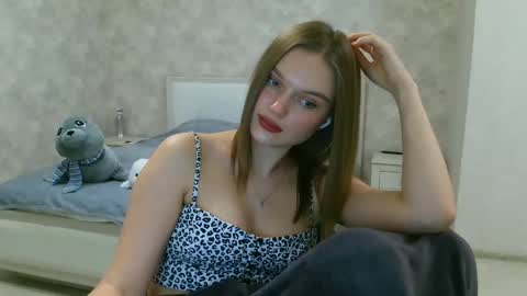 Snapshot of missmariat chatting on January 23, 2025, 7:18 pm OneGoddess online show from January 23, 2025, 7:18 pm