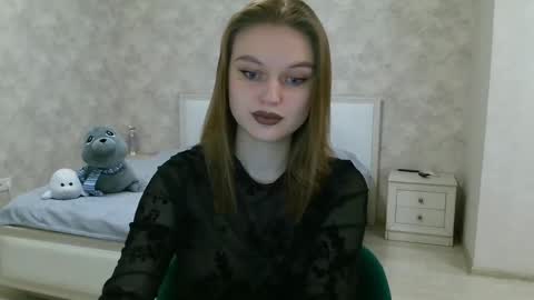 Snapshot of missmariat chatting on January 26, 2025, 5:34 pm OneGoddess online show from January 26, 2025, 5:34 pm