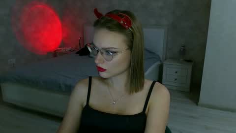 Snapshot of missmariat chatting on October 26, 2025, 4:13 pm OneGoddess online show from October 26, 2025, 4:13 pm