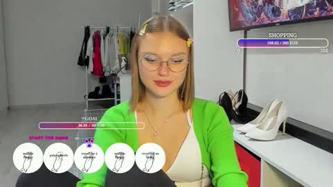 Snapshot of missmariat chatting on November 12, 2025, 9:25 pm OneGoddess online show from November 12, 2025, 9:25 pm