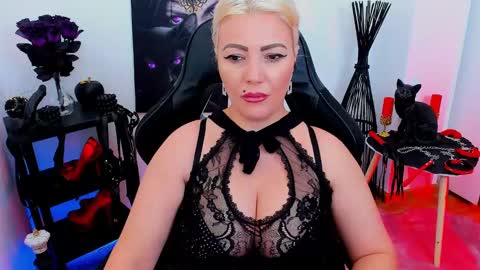 Snapshot of mistress_catsnow chatting on January 4, 2025, 2:46 pm Miss CatSnow online show from January 4, 2025, 2:46 pm