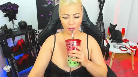 Snapshot of mistress_catsnow chatting on January 9, 2025, 12:30 pm Miss CatSnow online show from January 9, 2025, 12:30 pm