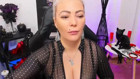 Snapshot of mistress_catsnow chatting on January 30, 2025, 10:19 am Miss CatSnow online show from January 30, 2025, 10:19 am