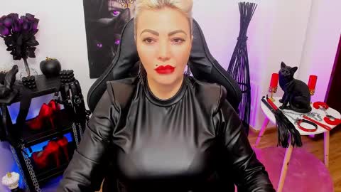 Snapshot of mistress_catsnow chatting on February 7, 2025, 10:50 am Miss CatSnow online show from February 7, 2025, 10:50 am