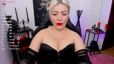 Snapshot of mistress_catsnow chatting on February 19, 2025, 2:23 pm Miss CatSnow online show from February 19, 2025, 2:23 pm