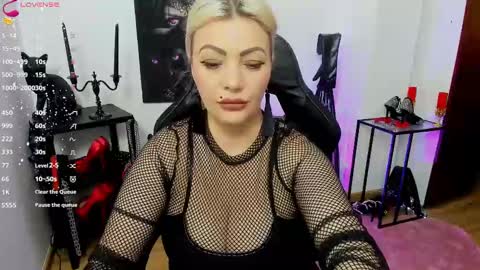 Snapshot of mistress_catsnow chatting on February 20, 2025, 11:20 am Miss CatSnow online show from February 20, 2025, 11:20 am