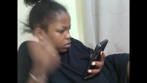 Snapshot of misty_shee chatting on February 3, 2026, 5:27 am misty_shee online show from February 3, 2026, 5:27 am