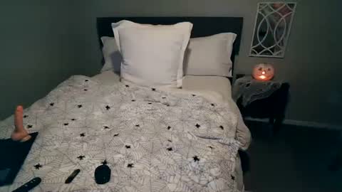 Angel online show from October 12, 2025, 8:35 am