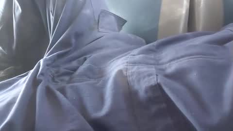 mo1987sasa online show from November 4, 2025, 5:50 am