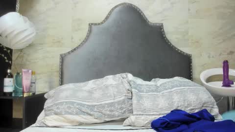 Snapshot of models_sophia chatting on February 6, 2026, 7:06 pm Sophia online show from February 6, 2026, 7:06 pm