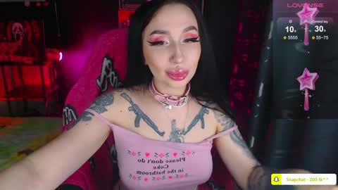 Snapshot of molly___moon chatting on December 11, 2024, 5:43 am molly___moon online show from December 11, 2024, 5:43 am