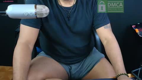 Snapshot of moneyshotxxx90 chatting on November 7, 2025, 4:45 am MoneyshotXXX online show from November 7, 2025, 4:45 am