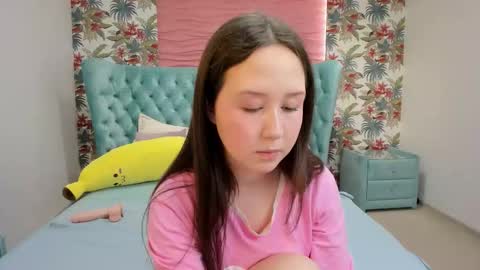 Monica online show from November 27, 2025, 3:58 pm