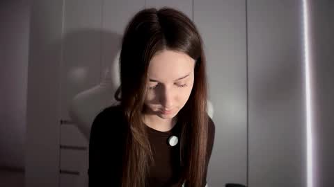 Snapshot of monnymoonn chatting on February 17, 2026, 10:01 am Mary online show from February 17, 2026, 10:01 am