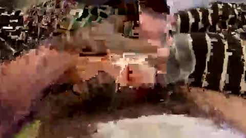 Snapshot of motomo12 chatting on November 25, 2025, 8:31 pm Henry online show from November 25, 2025, 8:31 pm