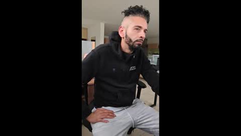 Snapshot of mrlongplay835366 chatting on February 24, 2026, 10:24 am mrlongplay835366 online show from February 24, 2026, 10:24 am