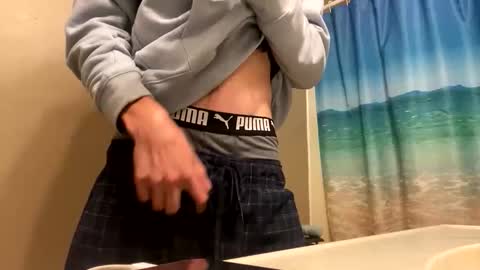 Snapshot of mrmeltyourheart chatting on February 20, 2026, 1:35 am James online show from February 20, 2026, 1:35 am