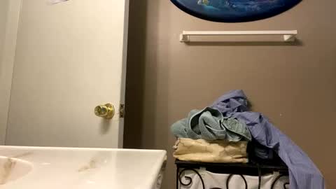 Snapshot of mrmeltyourheart chatting on February 27, 2026, 4:45 am James online show from February 27, 2026, 4:45 am