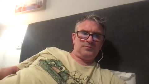 Snapshot of mrsensible chatting on February 4, 2026, 1:55 am Mr Sensible online show from February 4, 2026, 1:55 am