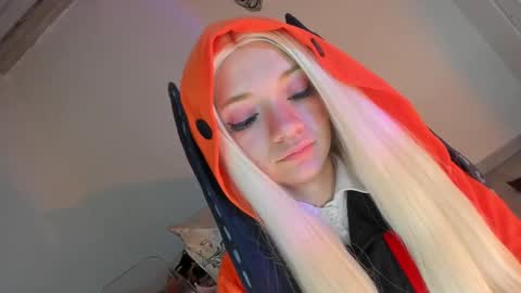 Snapshot of ms_pickless chatting on October 7, 2025, 2:36 pm Annabelle online show from October 7, 2025, 2:36 pm