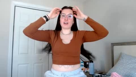 Snapshot of msrubyhayes chatting on February 18, 2025, 6:15 pm Ruby online show from February 18, 2025, 6:15 pm