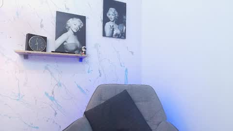 Mykel   online show from November 24, 2025, 5:34 pm