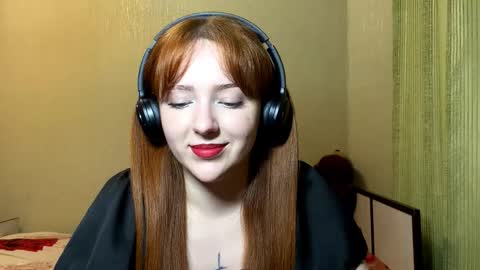 Snapshot of nakitawiggin chatting on February 18, 2026, 10:22 am Luna online show from February 18, 2026, 10:22 am