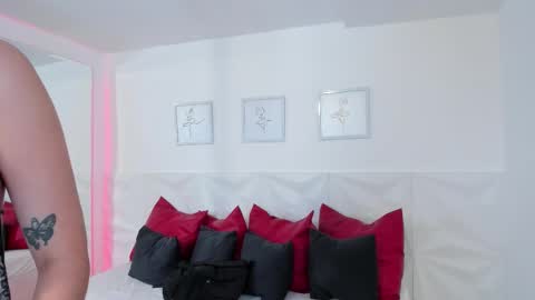 Snapshot of naomi_amoretti chatting on February 11, 2026, 4:34 pm Naomi Amoretti online show from February 11, 2026, 4:34 pm