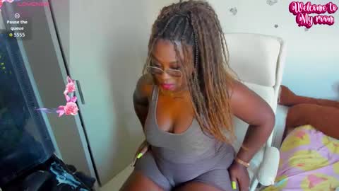 Snapshot of naomi_kiing chatting on February 18, 2026, 10:28 pm Nathalia King online show from February 18, 2026, 10:28 pm