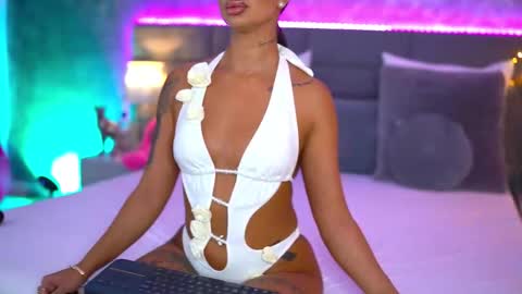 nataliedelices online show from November 28, 2025, 5:48 pm