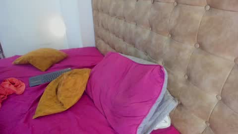   online show from February 7, 2025, 2:47 pm