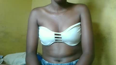 Snapshot of nathalia069 chatting on February 4, 2026, 7:03 am nathalia069 online show from February 4, 2026, 7:03 am