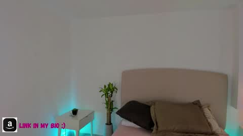 NATHALY  online show from February 27, 2026, 10:48 am