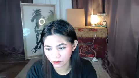 natural_petit69 online show from December 2, 2025, 8:08 am