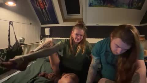 Snapshot of naughty_noisy_neighbors chatting on October 12, 2025, 1:26 am Freyja and Baldur online show from October 12, 2025, 1:26 am