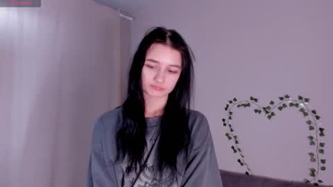 Snapshot of naya_mirel chatting on February 25, 2026, 8:02 am Kira online show from February 25, 2026, 8:02 am