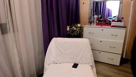 Snapshot of nayanoirx chatting on February 8, 2026, 8:23 pm Eliza online show from February 8, 2026, 8:23 pm