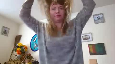 Snapshot of nealiana96 chatting on December 4, 2024, 11:35 pm Nealiana online show from December 4, 2024, 11:35 pm