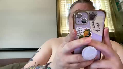 Snapshot of nellatlas chatting on December 4, 2025, 4:38 pm Nellie Atlas online show from December 4, 2025, 4:38 pm