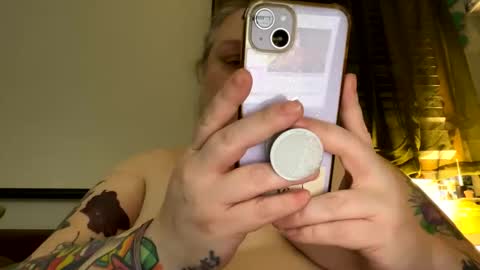 Snapshot of nellatlas chatting on February 10, 2026, 12:37 am Nellie Atlas online show from February 10, 2026, 12:37 am