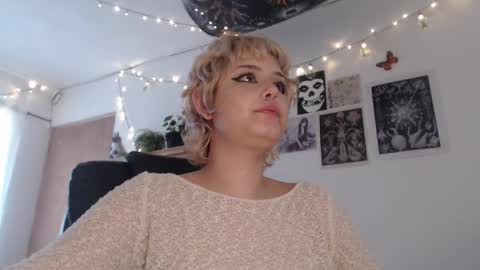 Snapshot of neurotic_witch chatting on March 7, 2025, 1:29 pm Mar online show from March 7, 2025, 1:29 pm