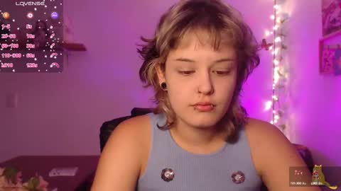 Snapshot of neurotic_witch chatting on September 16, 2025, 11:06 pm Mar online show from September 16, 2025, 11:06 pm